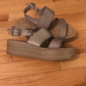 Platform sandals size 8.5